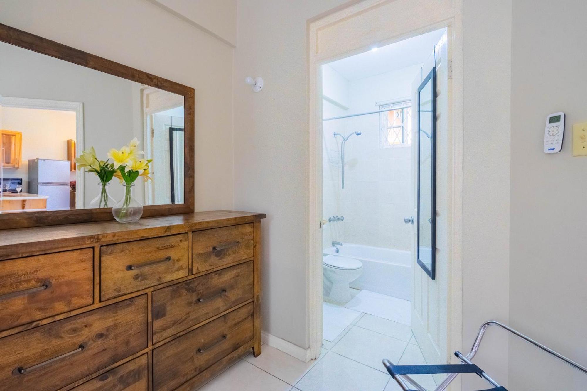 Musgrave Annex- Comfy 1 Bedroom Apartment On The Ground Floor Κίνγκστον Εξωτερικό φωτογραφία