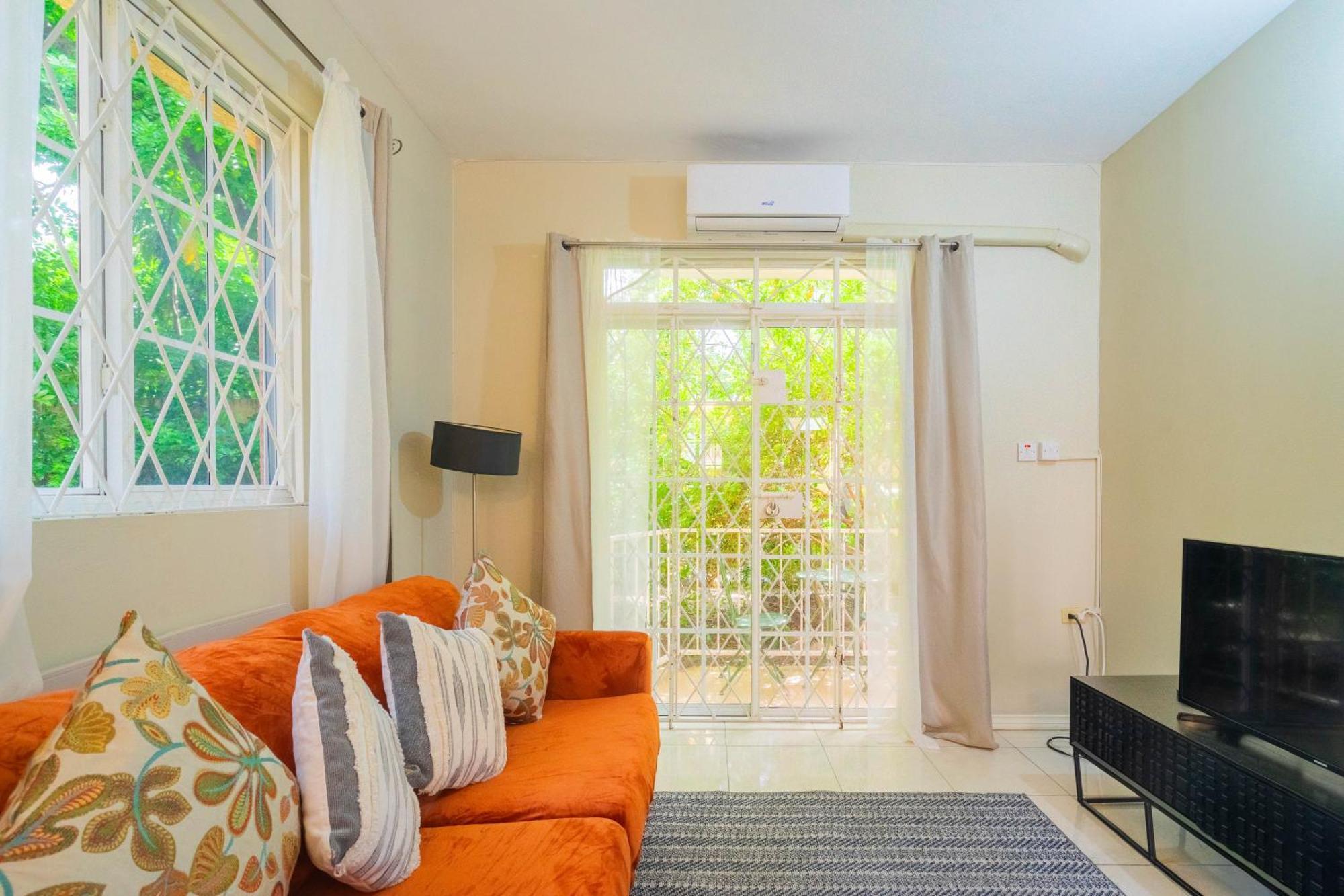 Musgrave Annex- Comfy 1 Bedroom Apartment On The Ground Floor Κίνγκστον Εξωτερικό φωτογραφία