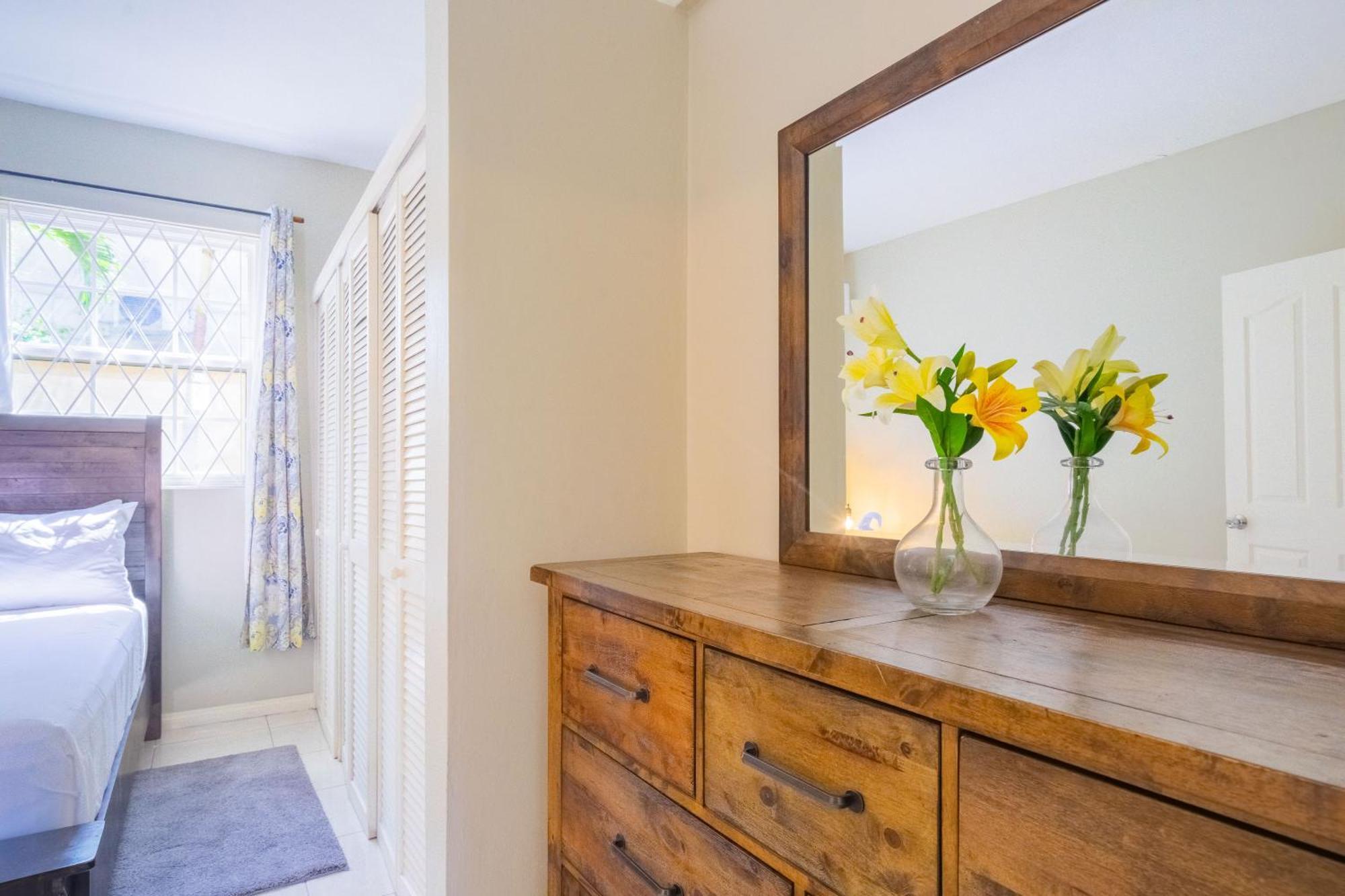 Musgrave Annex- Comfy 1 Bedroom Apartment On The Ground Floor Κίνγκστον Εξωτερικό φωτογραφία
